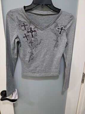 Grey Cross Graphic Long Sleeve V-Neck Crop Top Women’s Small